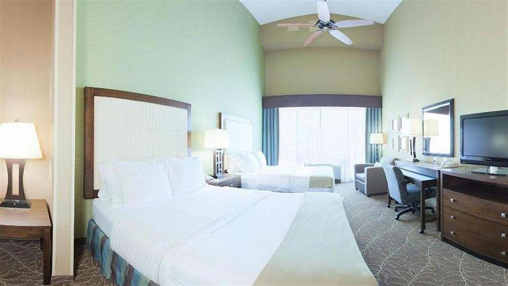 Express & By Ihg 2* Logan