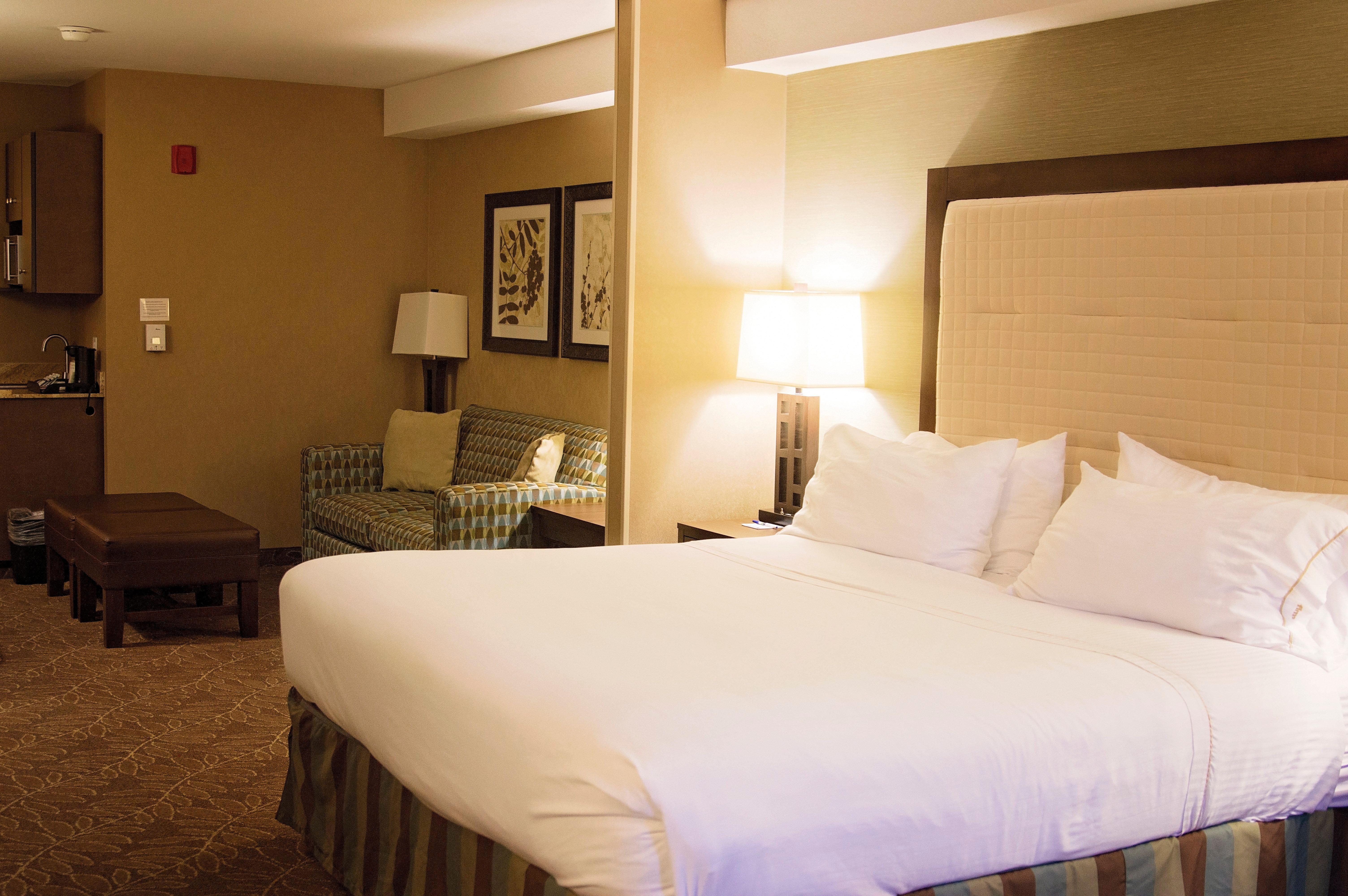 Express & By Ihg 2*