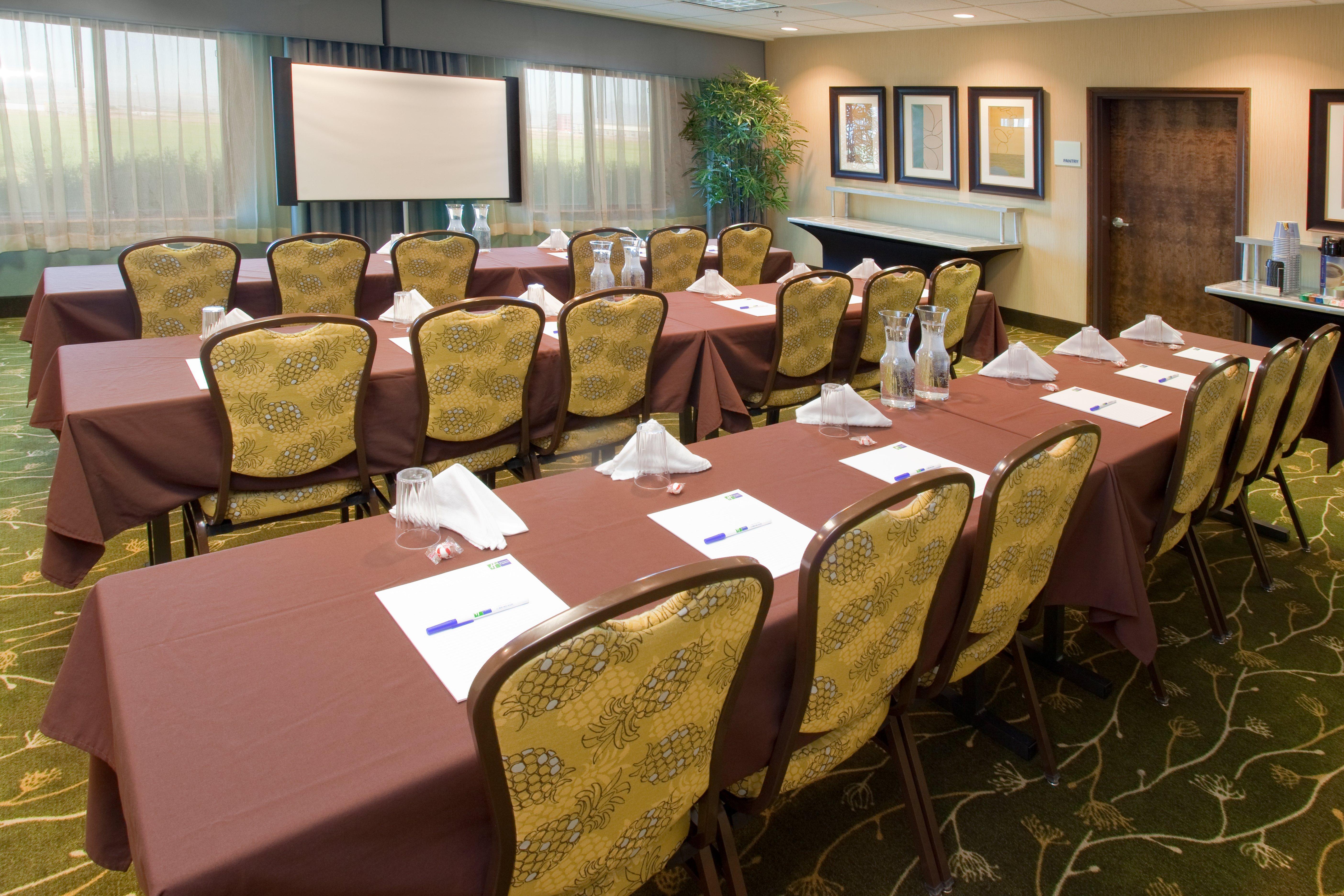 Express & By Ihg Hotel Logan